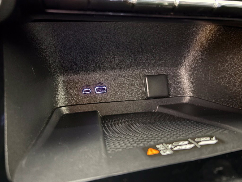Certified 2026 Chevrolet Traverse RS w/ LPO, Floor Liner Package FWD image 33