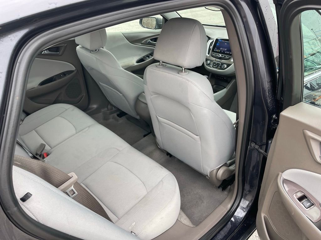 Used 2022 Chevrolet Malibu LS image 21
