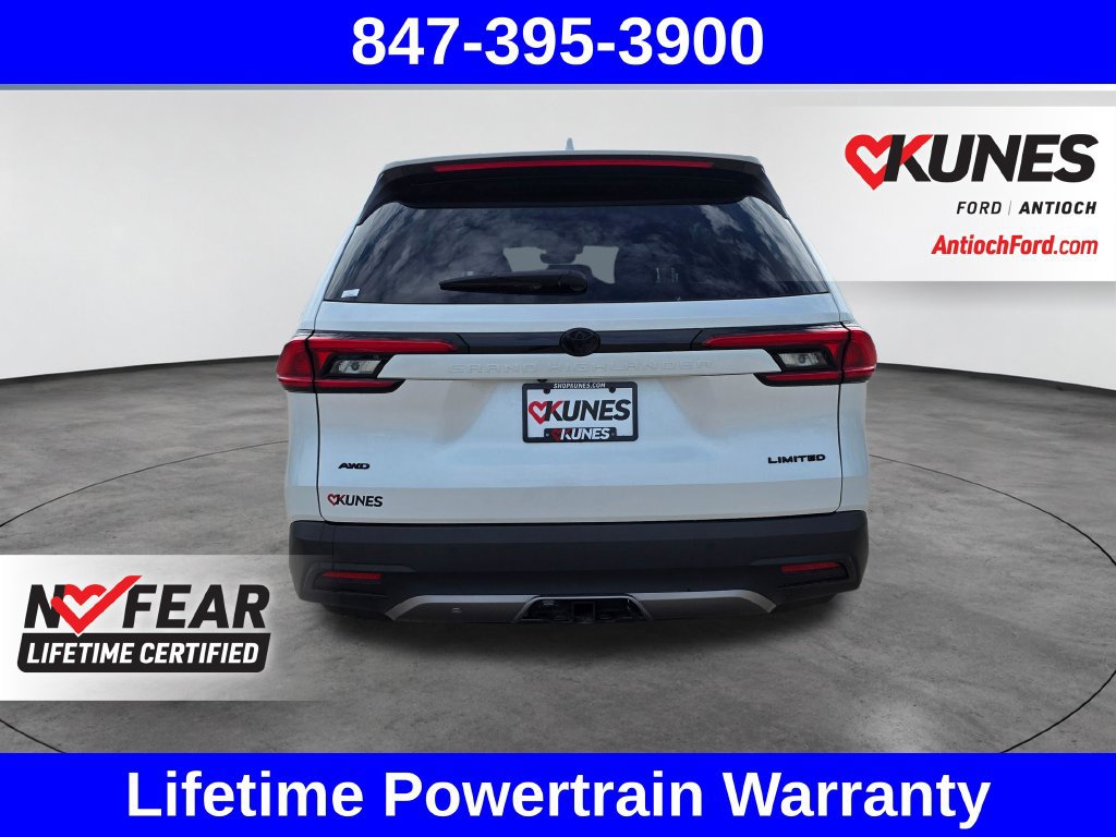 Used 2024 Toyota Grand Highlander AWD image 9