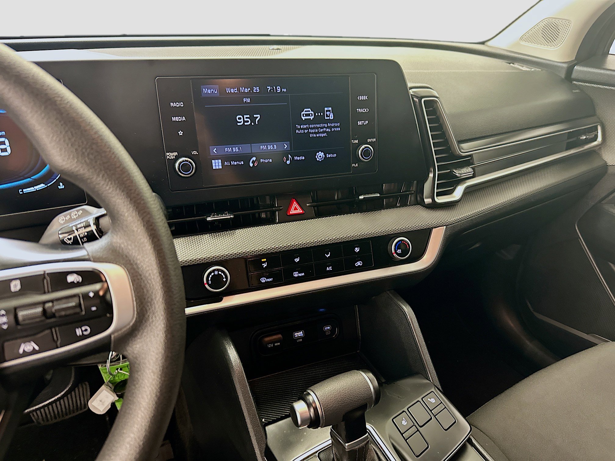 Used 2025 Kia Sportage LX image 25