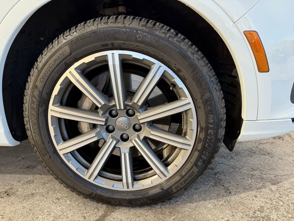 Used 2018 Audi Q7 3.0T Prestige AWD/4WD image 10