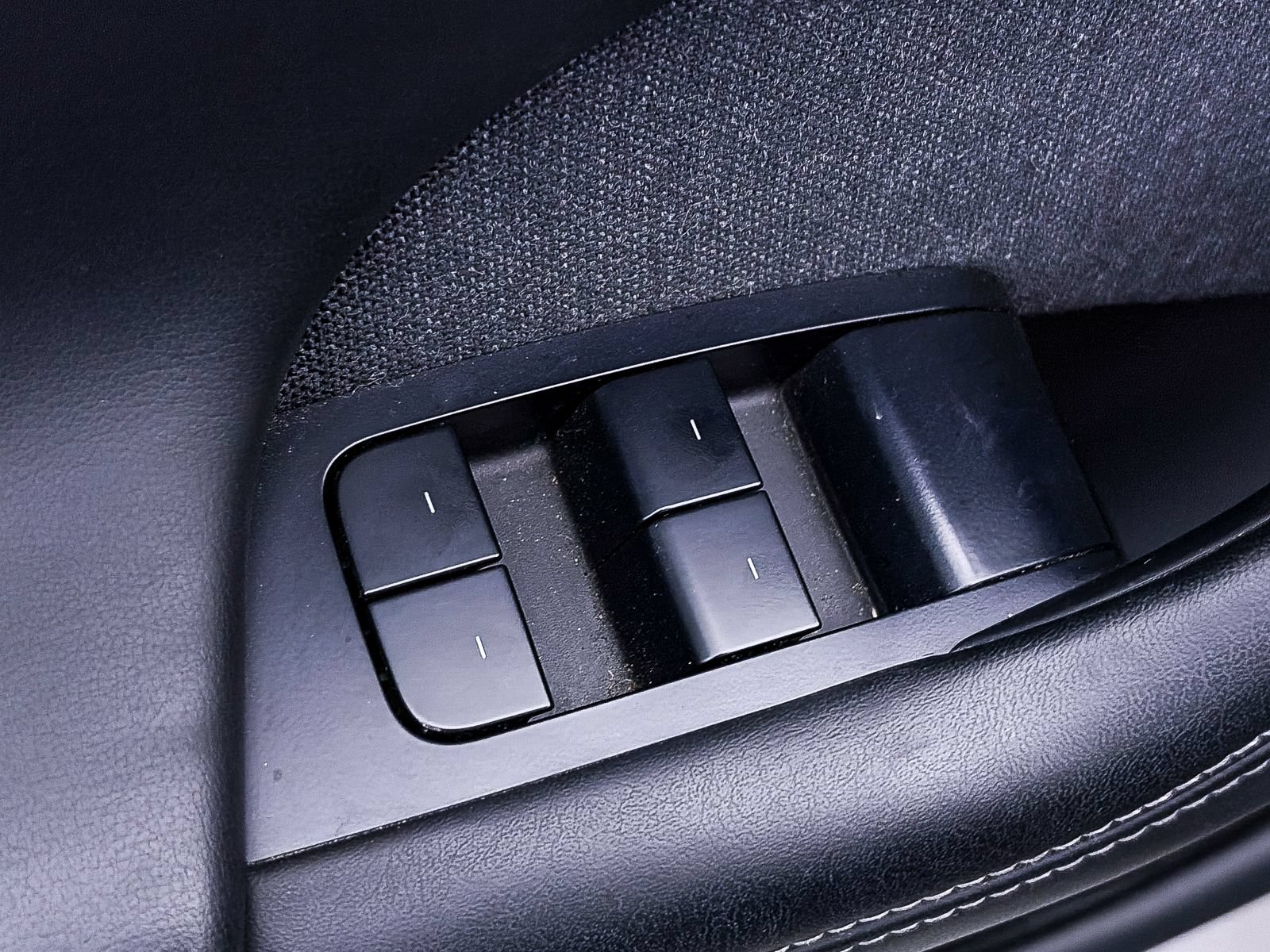 Used 2022 Tesla Model S Plaid AWD/4WD image 18