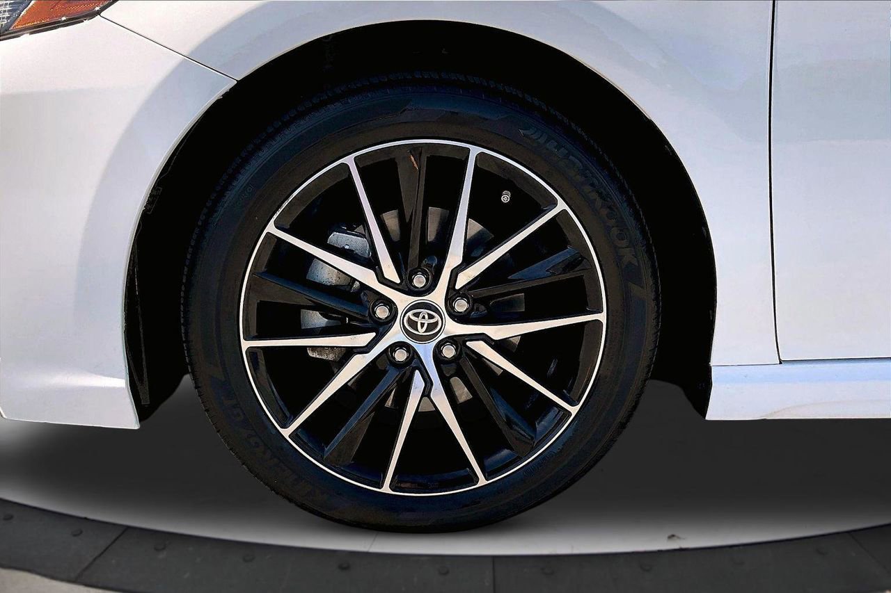 Used 2023 Toyota Camry SE w/ Convenience Package FWD image 32