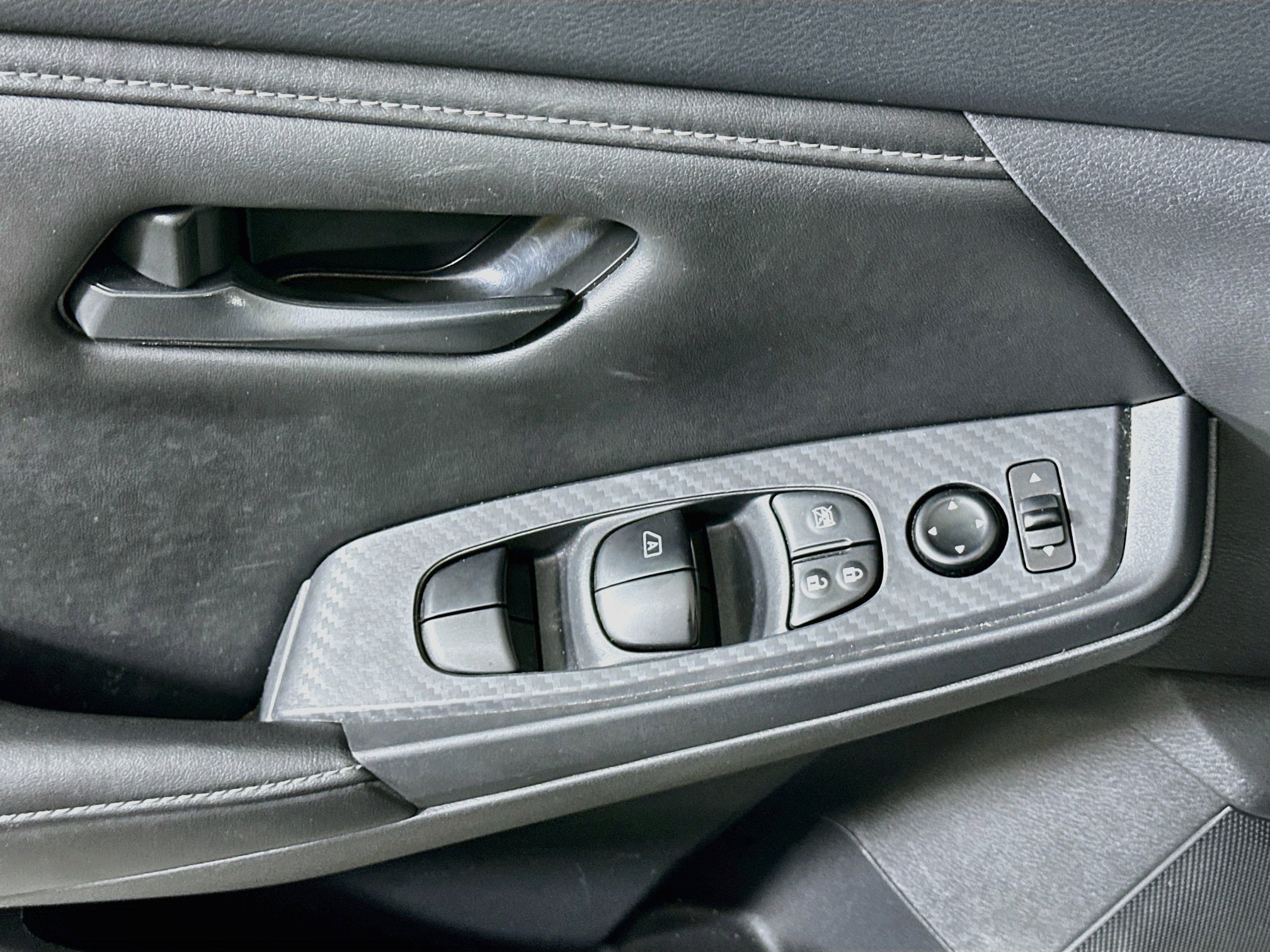 Used 2025 Nissan Sentra S FWD image 15