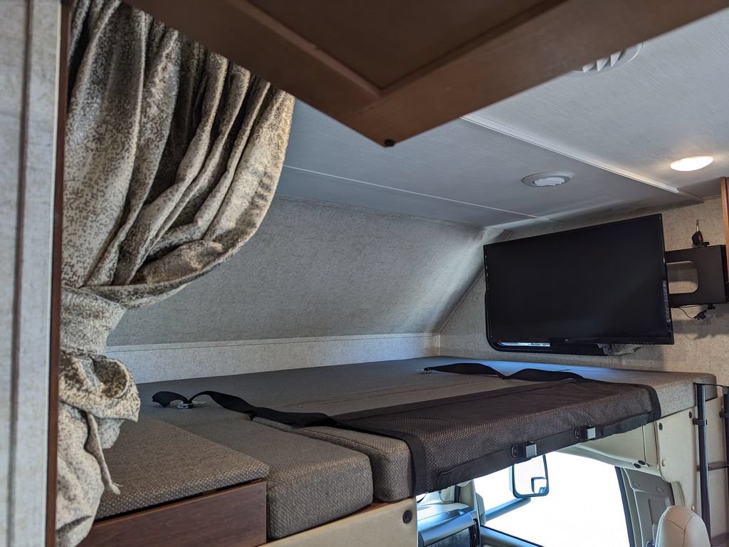 Used 2019 Chevrolet Express 4500 w/ RV Package RWD image 47