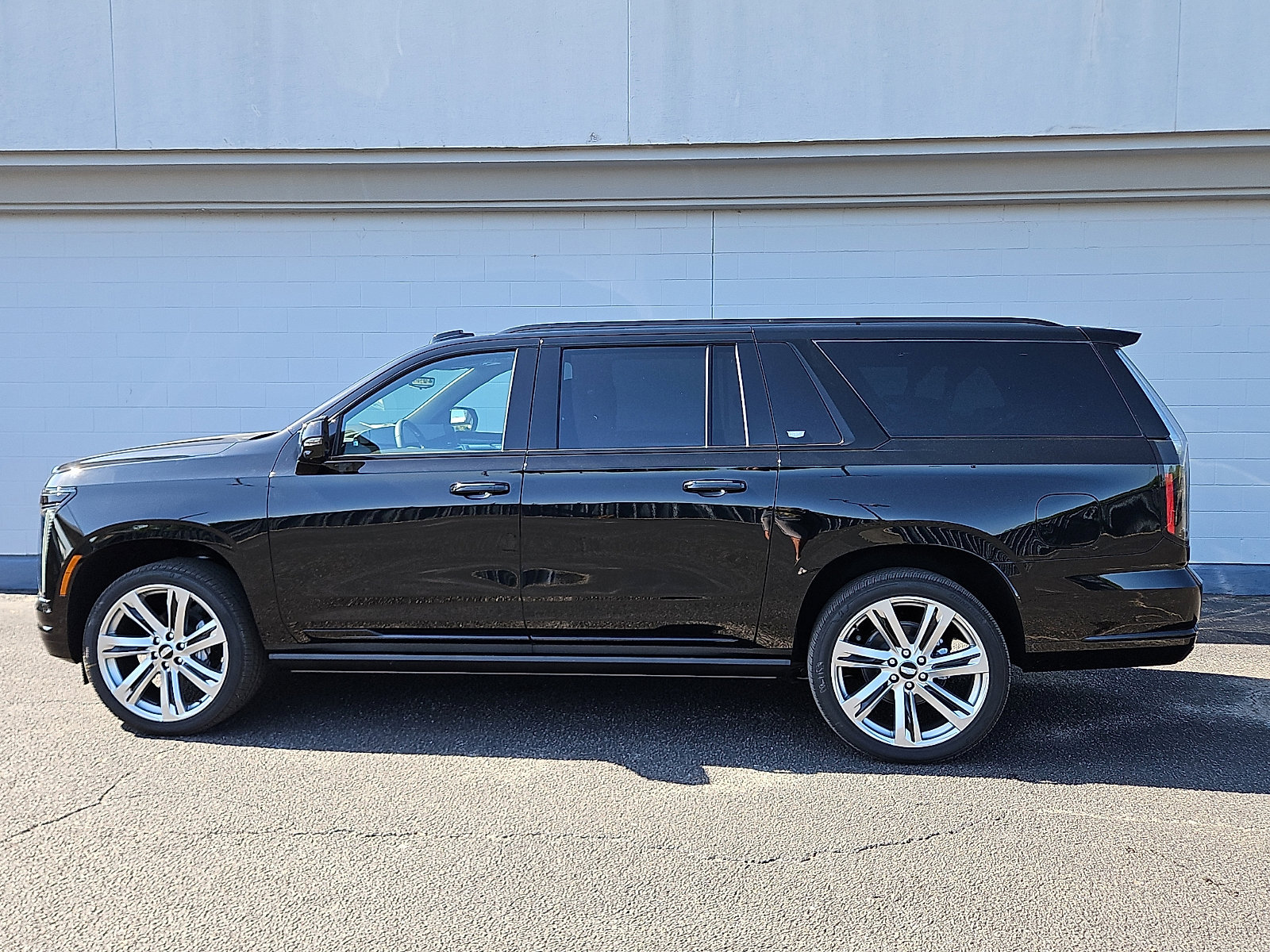 New 2026 Cadillac Escalade ESV Sport w/ Touring Package AWD/4WD image 2