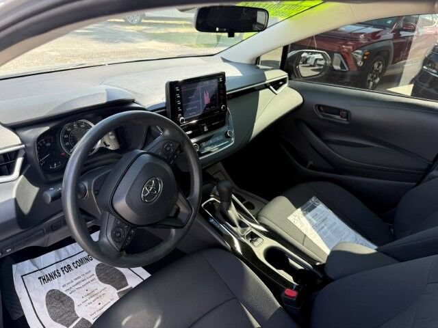Used 2022 Toyota Corolla LE FWD image 13
