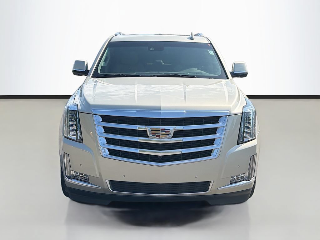 Used 2017 Cadillac Escalade Luxury AWD/4WD image 2