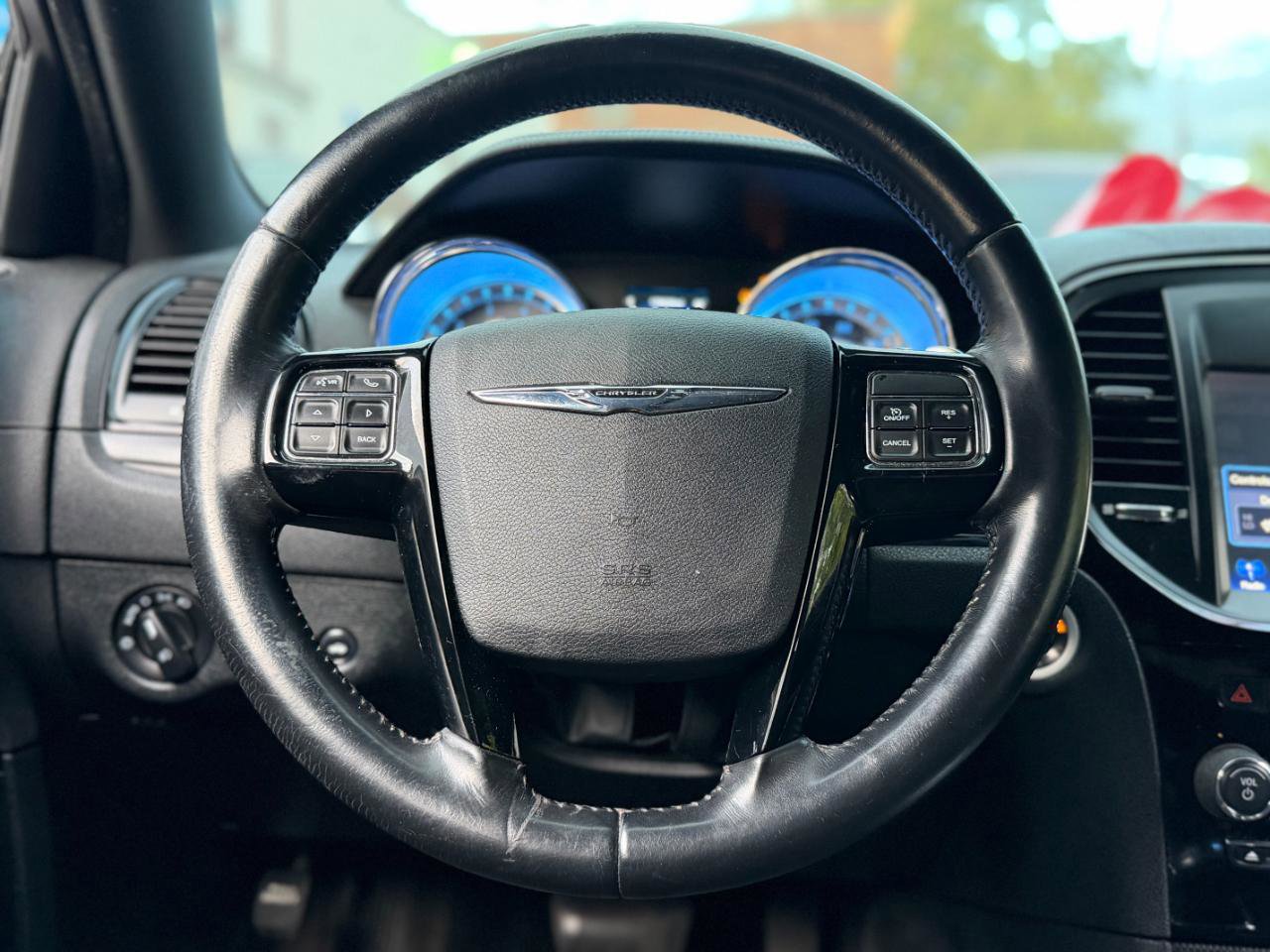 Used 2012 Chrysler 300 S RWD image 40