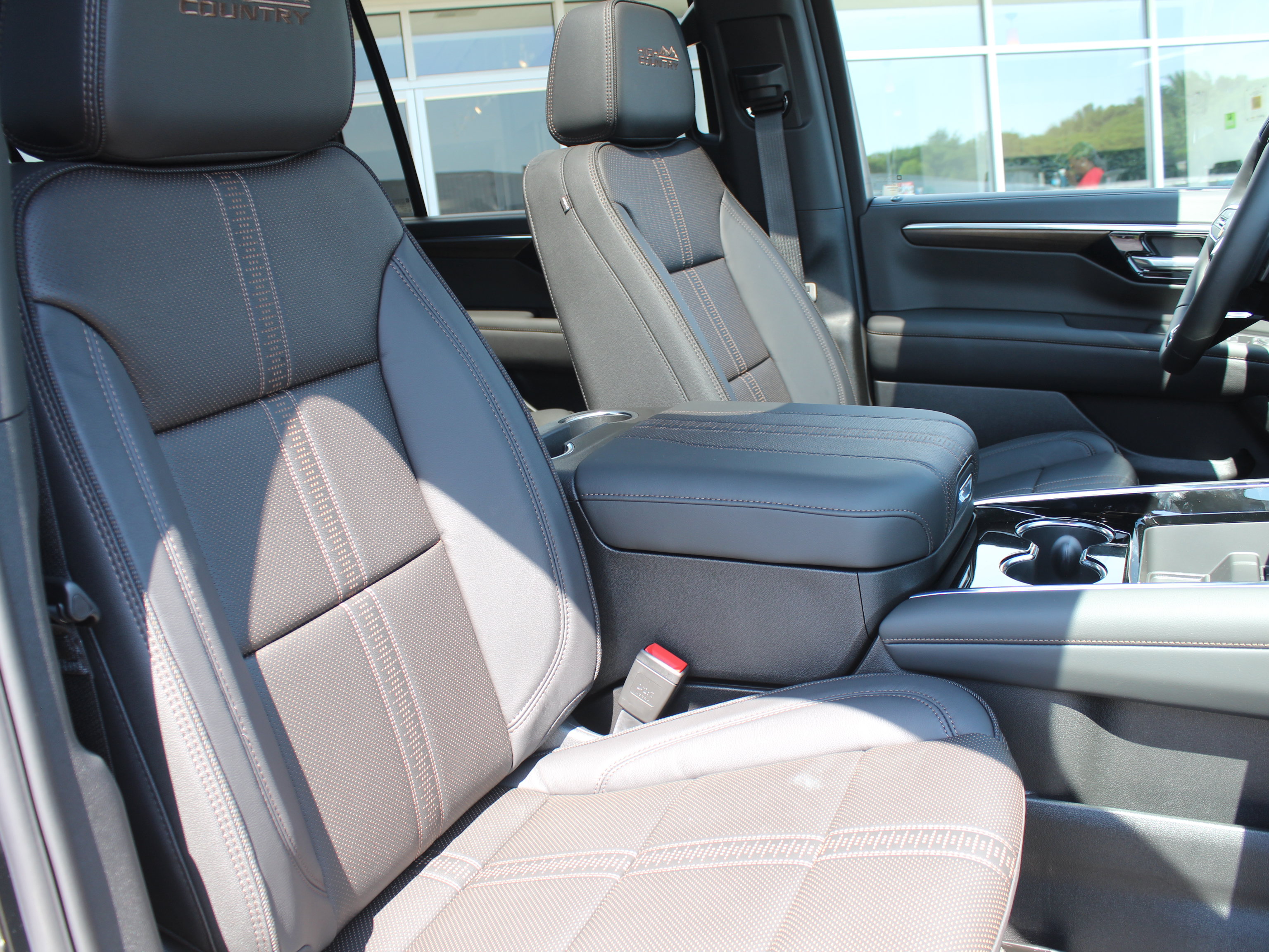 New 2026 Chevrolet Suburban High Country AWD/4WD image 17