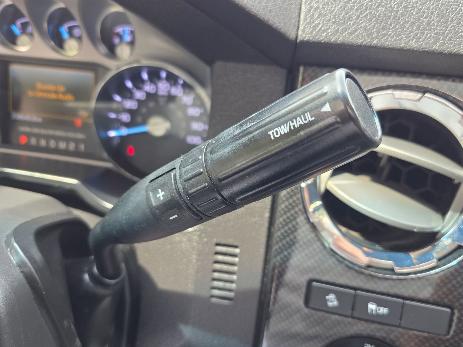 Used 2015 Ford F250 Lariat w/ Lariat Ultimate Package image 14