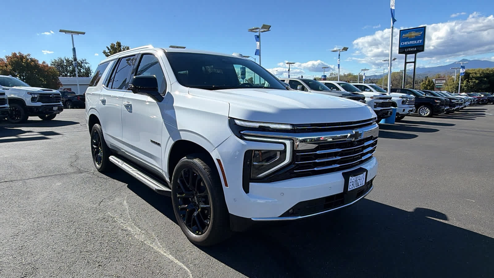 Used 2025 Chevrolet Tahoe LT w/ Comfort Package AWD/4WD image 3