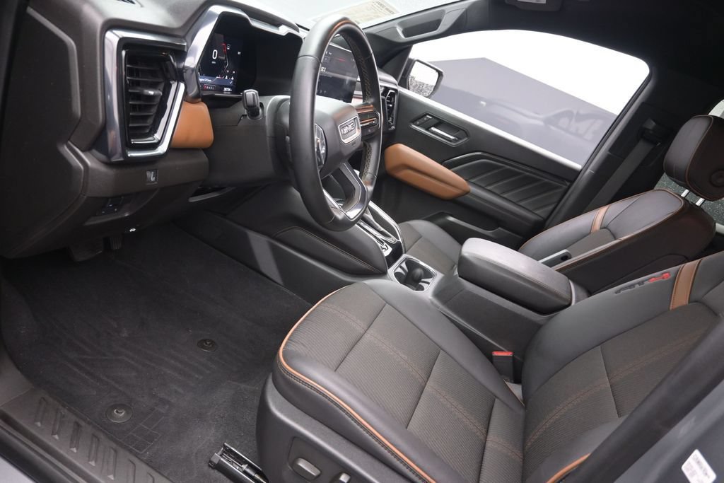 Used 2023 GMC Canyon AT4 w/ Canyon Safety Plus Package AWD/4WD image 18