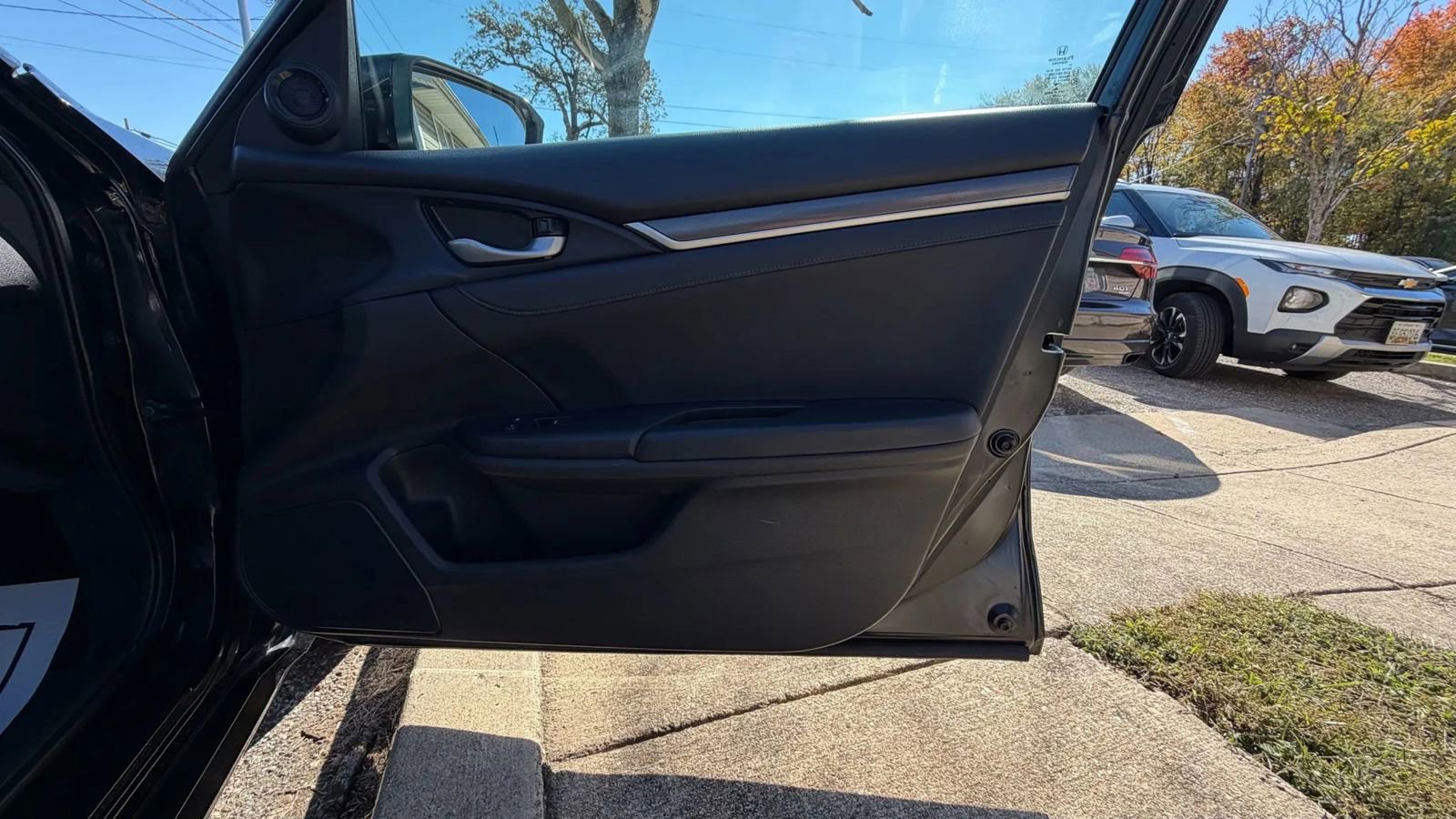 Used 2020 Honda Civic EX-L image 18