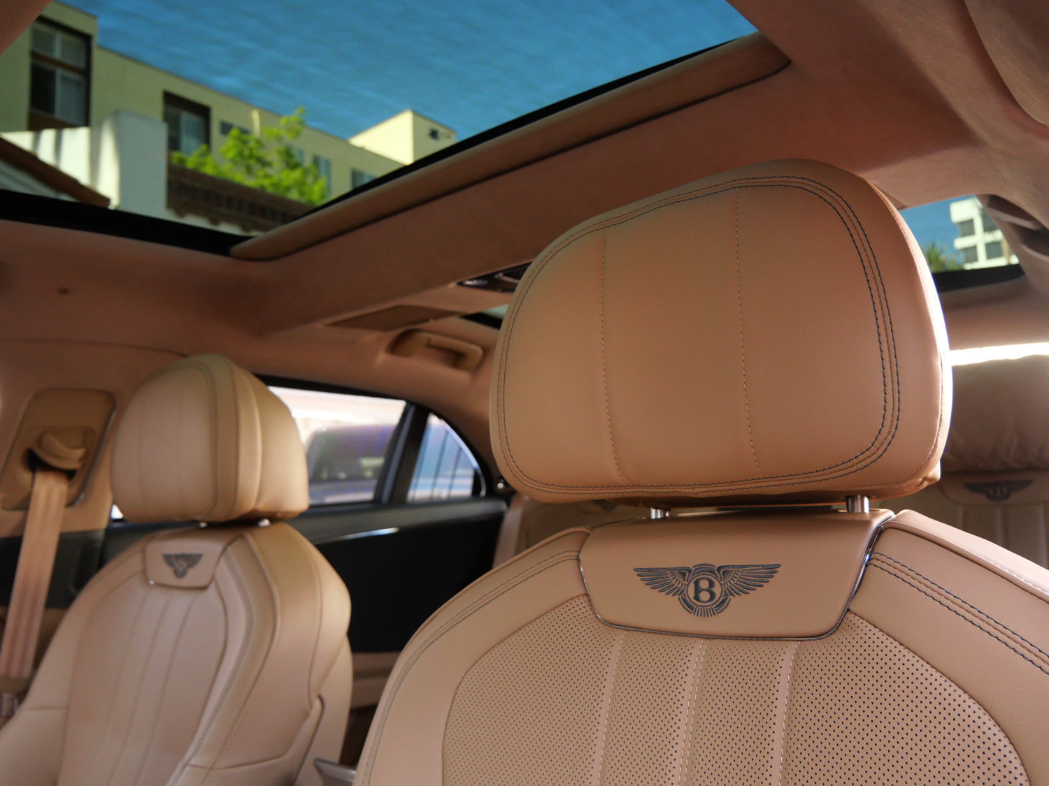 New 2026 Bentley Flying Spur V8 AWD/4WD image 17