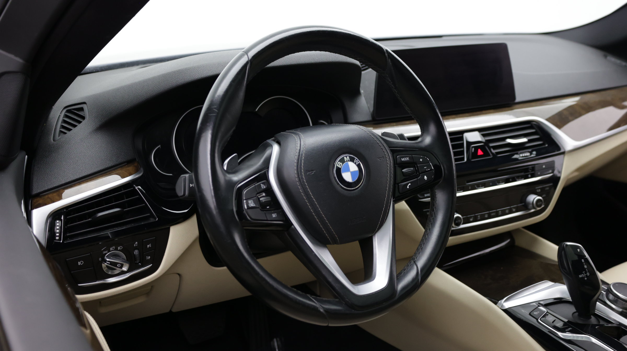 Used 2017 BMW 530i RWD image 10