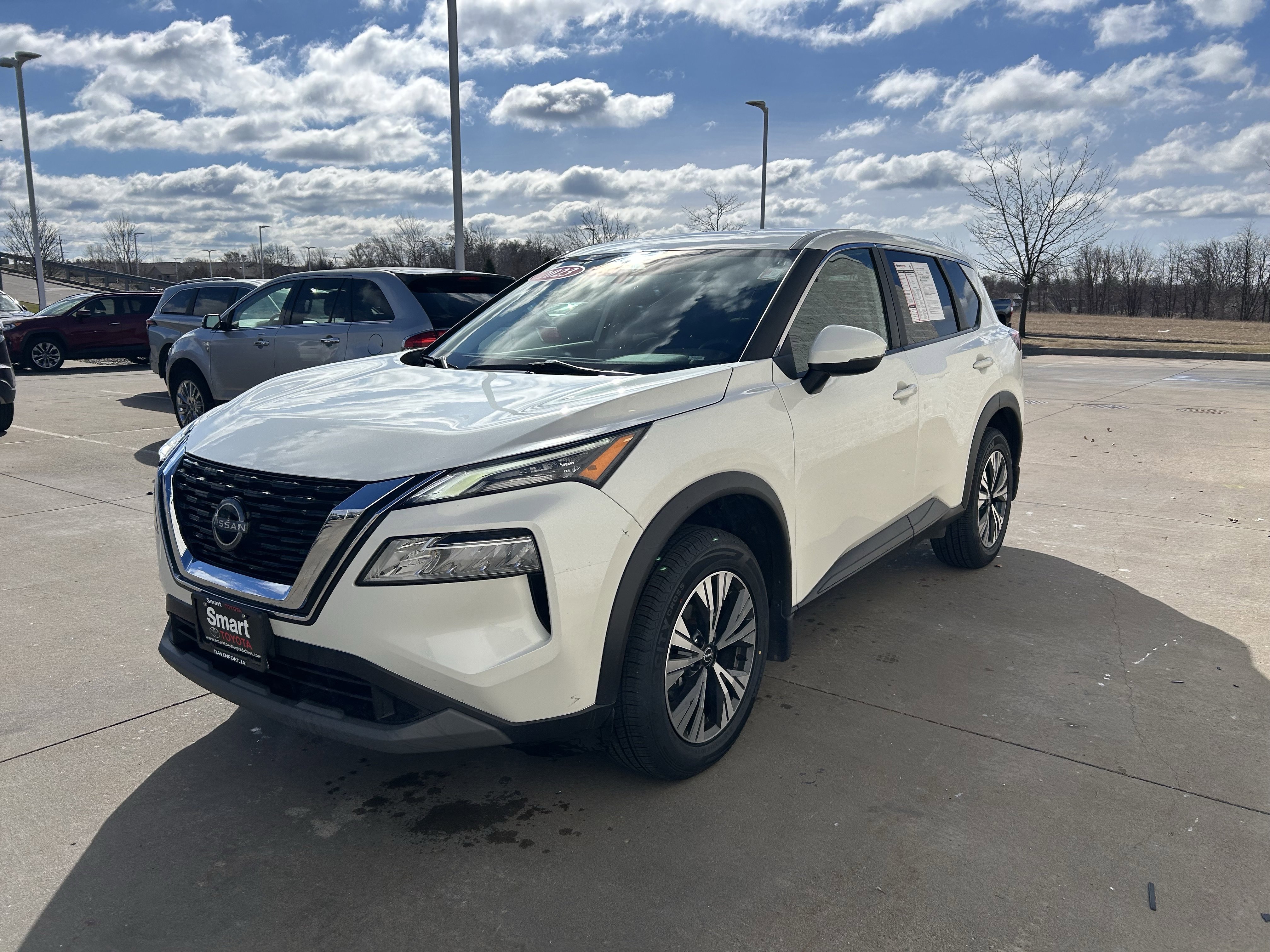 Used 2023 Nissan Rogue SV image 7