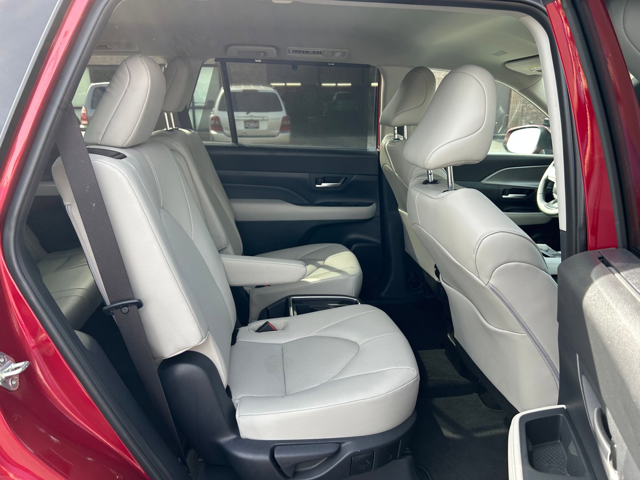 Certified 2025 Toyota Grand Highlander AWD image 31