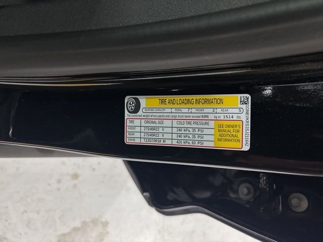 Used 2025 Chevrolet Traverse High Country w/ LPO, Floor Liner Package AWD/4WD image 41