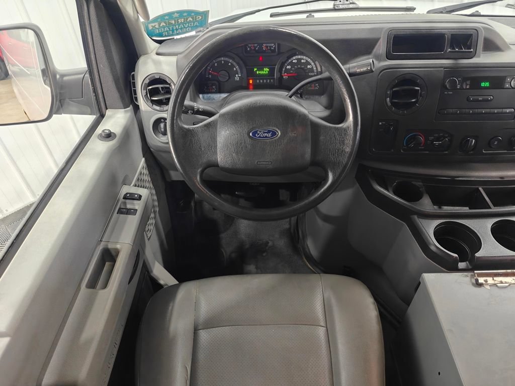 Used 2014 Ford E-250 and Econoline 250 Extended w/ Power Group RWD image 4