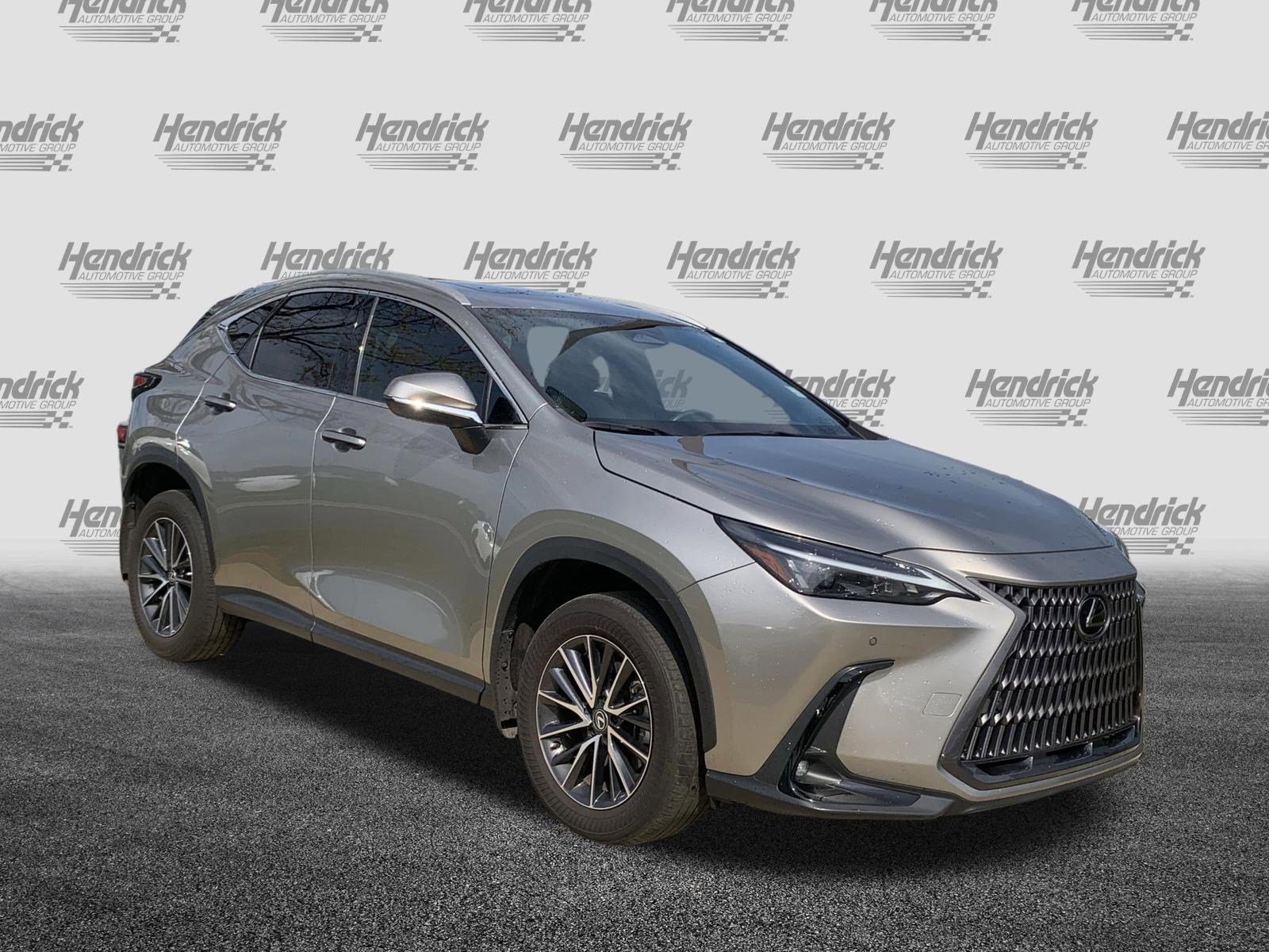 Used 2024 Lexus NX 250 FWD w/ Towing Package (2000 Lbs) image 2