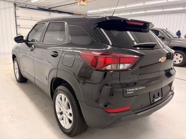 Used 2024 Chevrolet TrailBlazer LS w/ LS Convenience Package AWD/4WD image 4