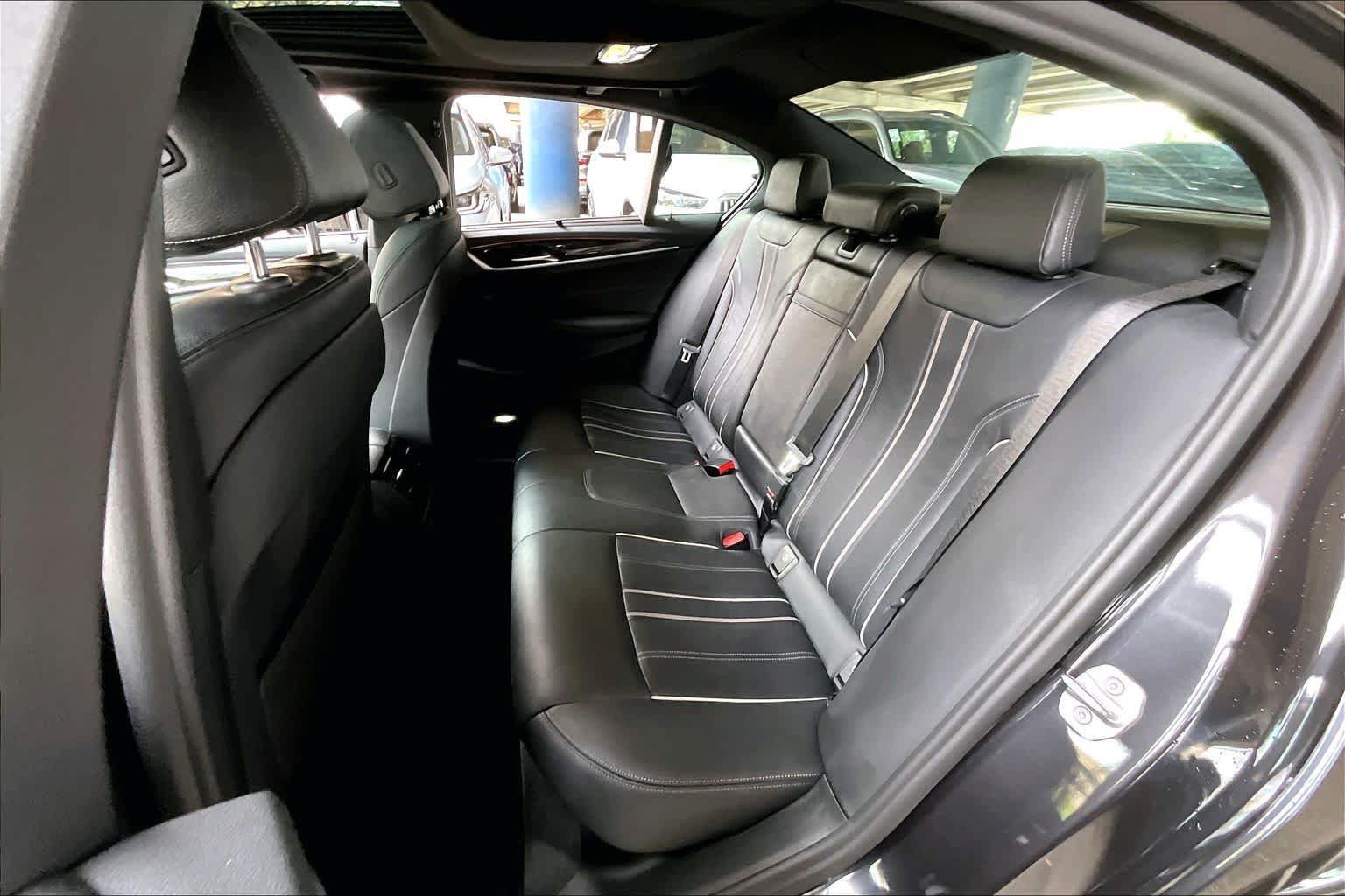 Used 2021 BMW 540i w/ Convenience Package RWD image 19