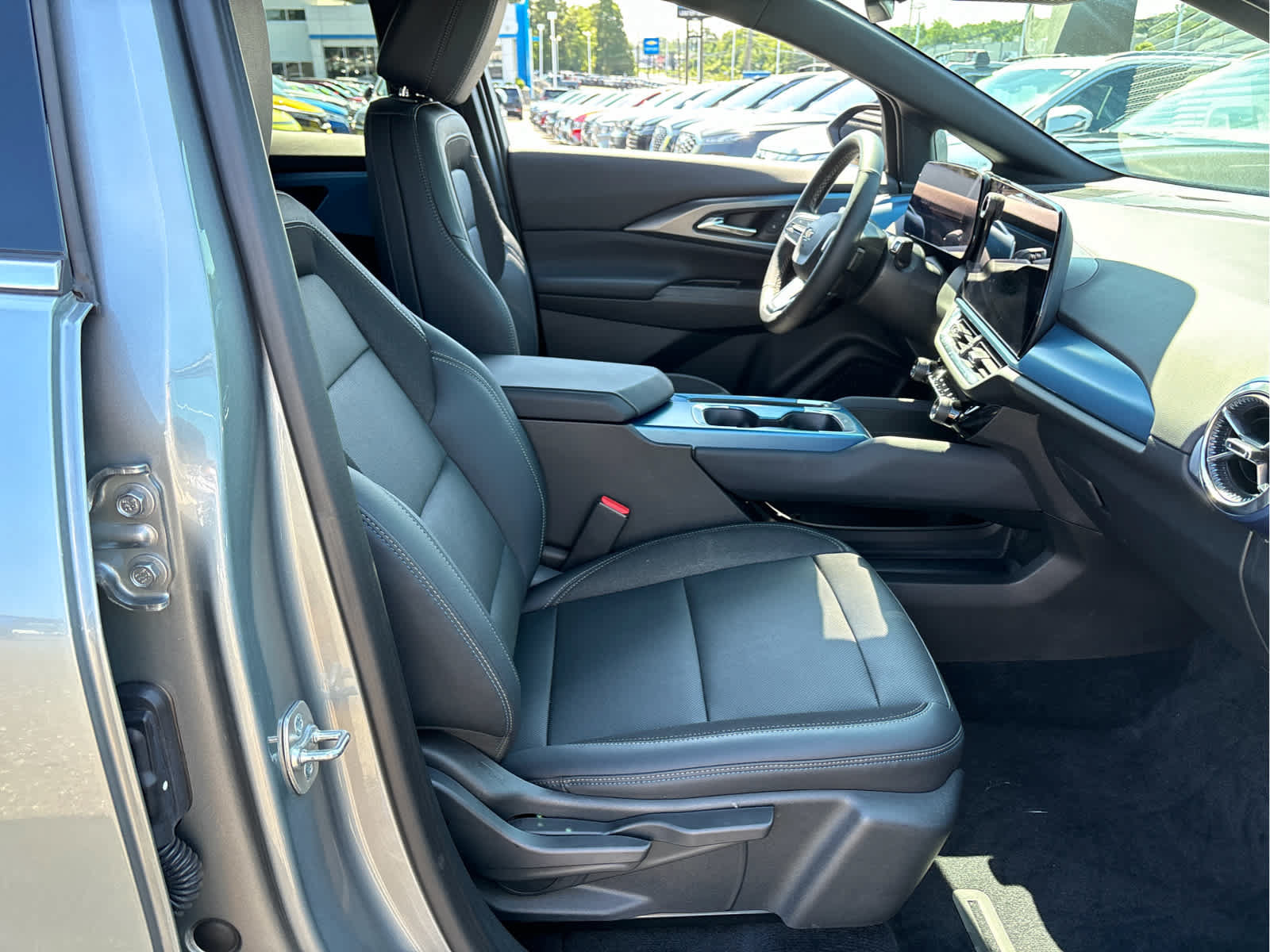 Certified 2024 Chevrolet Equinox EV LT AWD/4WD image 21