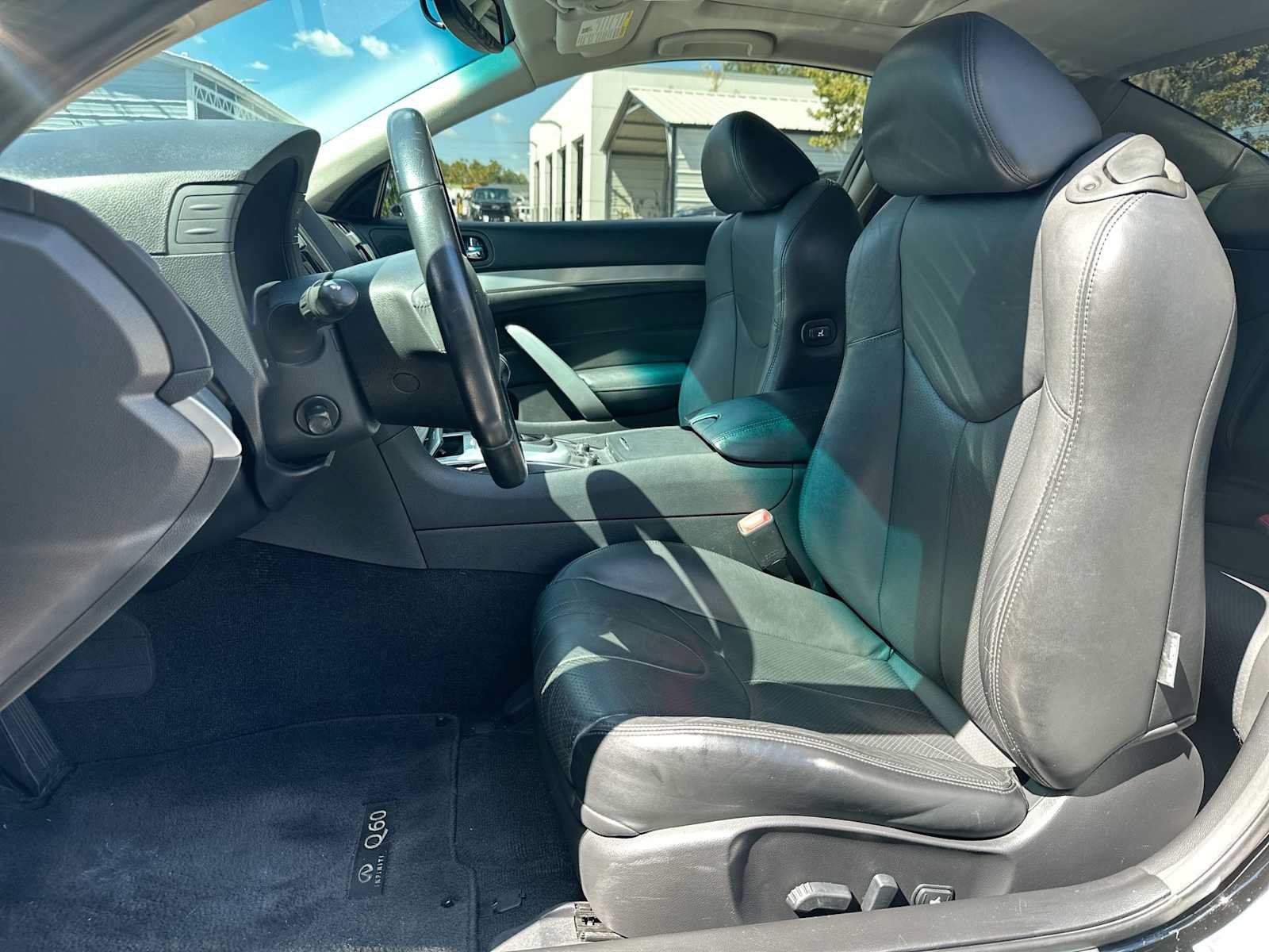 Used 2015 INFINITI Q60 AWD Coupe w/ Premium Package image 15