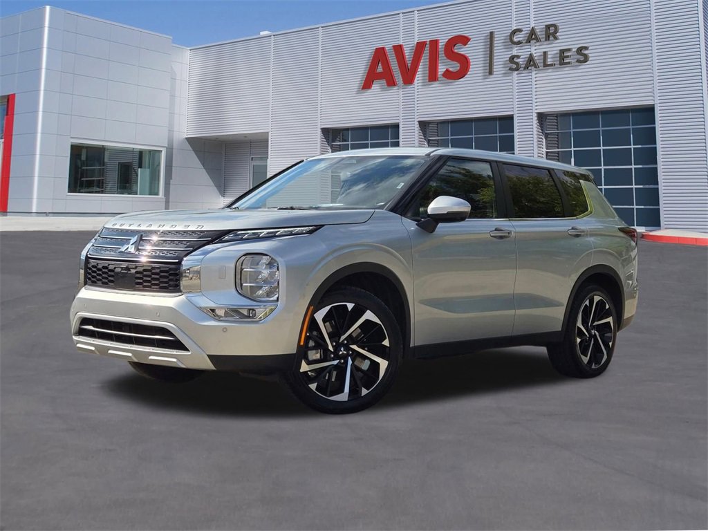 Used 2024 Mitsubishi Outlander SE