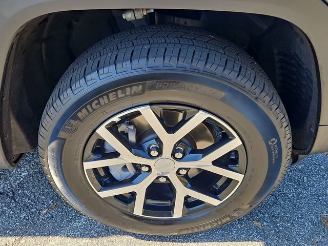 Used 2025 Jeep Grand Cherokee Limited image 10