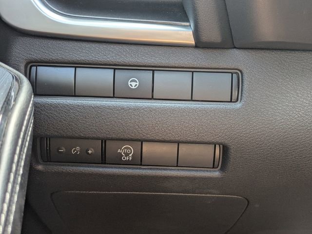 Used 2023 Nissan Rogue SV image 23