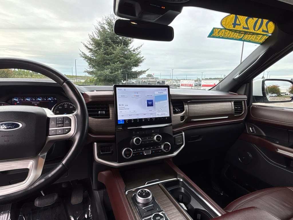 Used 2024 Ford Expedition Limited AWD/4WD image 32