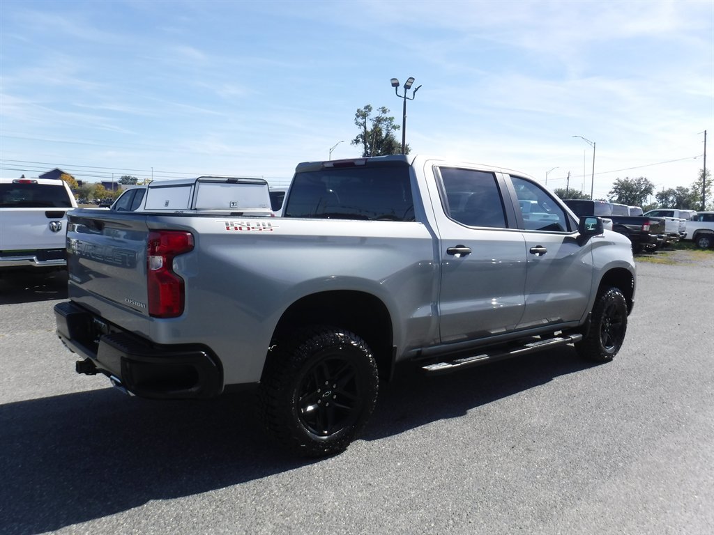 Used 2025 Chevrolet Silverado 1500 Custom Trail Boss image 2