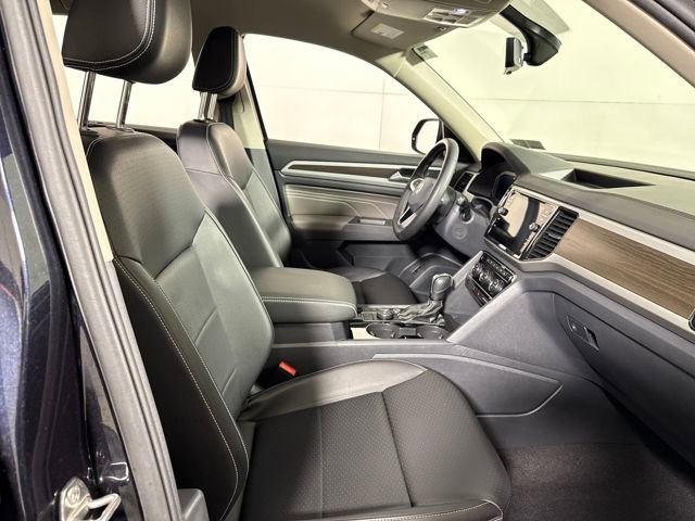 Used 2023 Volkswagen Atlas SE w/ Black Wheel Package image 14