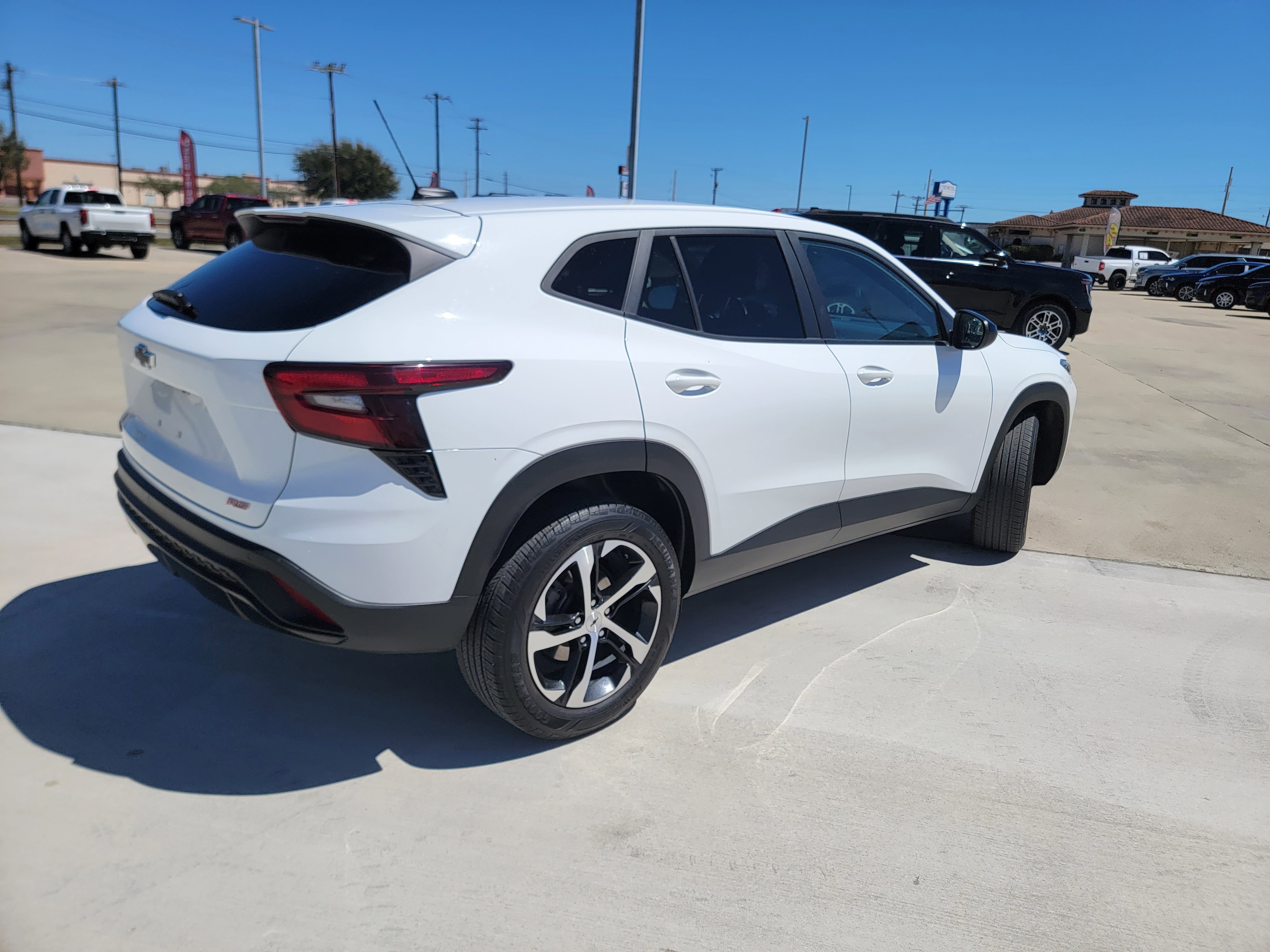 Used 2025 Chevrolet Trax RS w/ Driver Confidence Package image 3