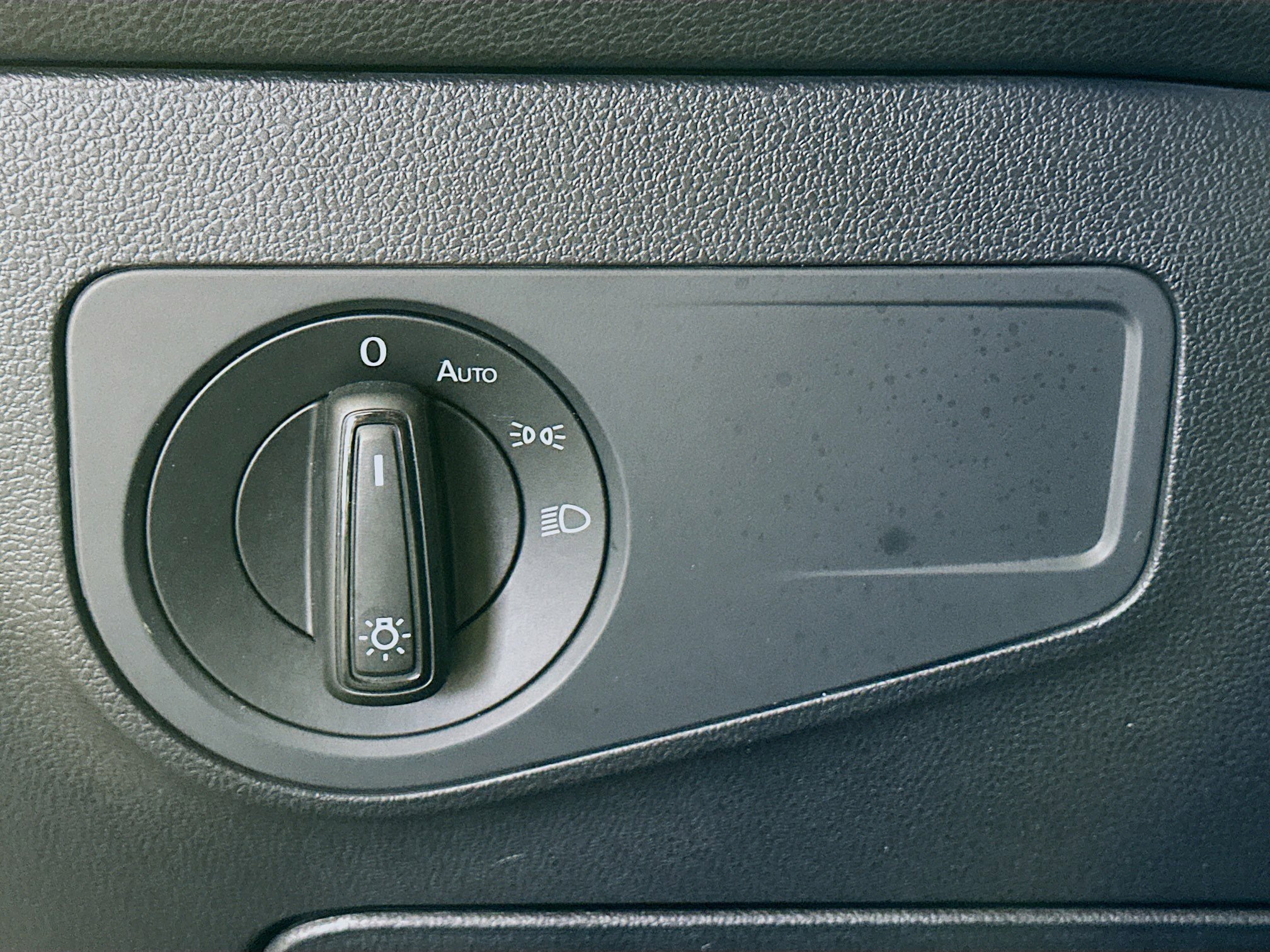 Used 2020 Volkswagen Tiguan S image 16