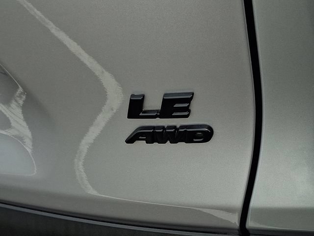 Used 2019 Toyota RAV4 LE w/ Carpet Mat Package AWD/4WD image 28