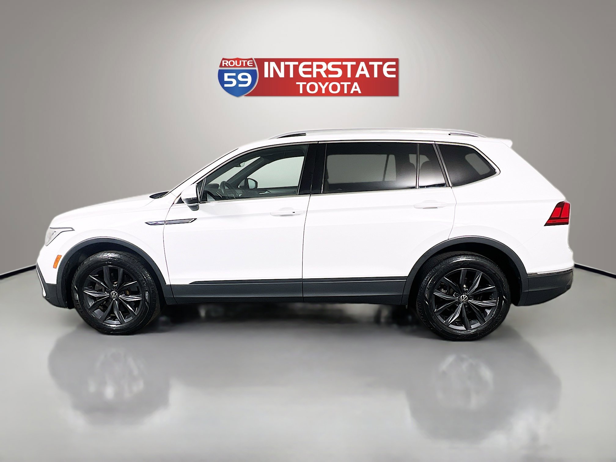 Used 2022 Volkswagen Tiguan SE AWD/4WD image 4