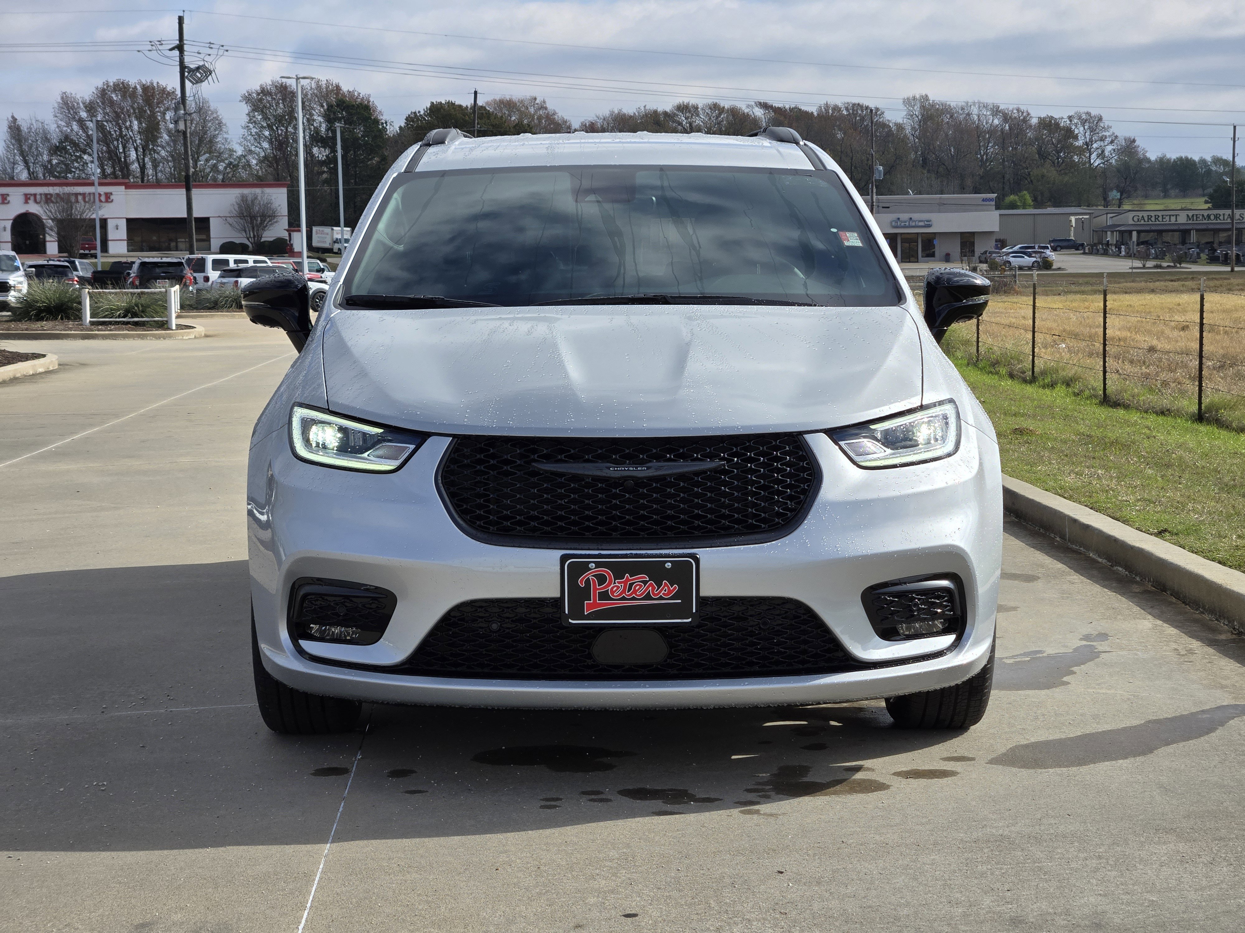 New 2026 Chrysler Pacifica Select image 2