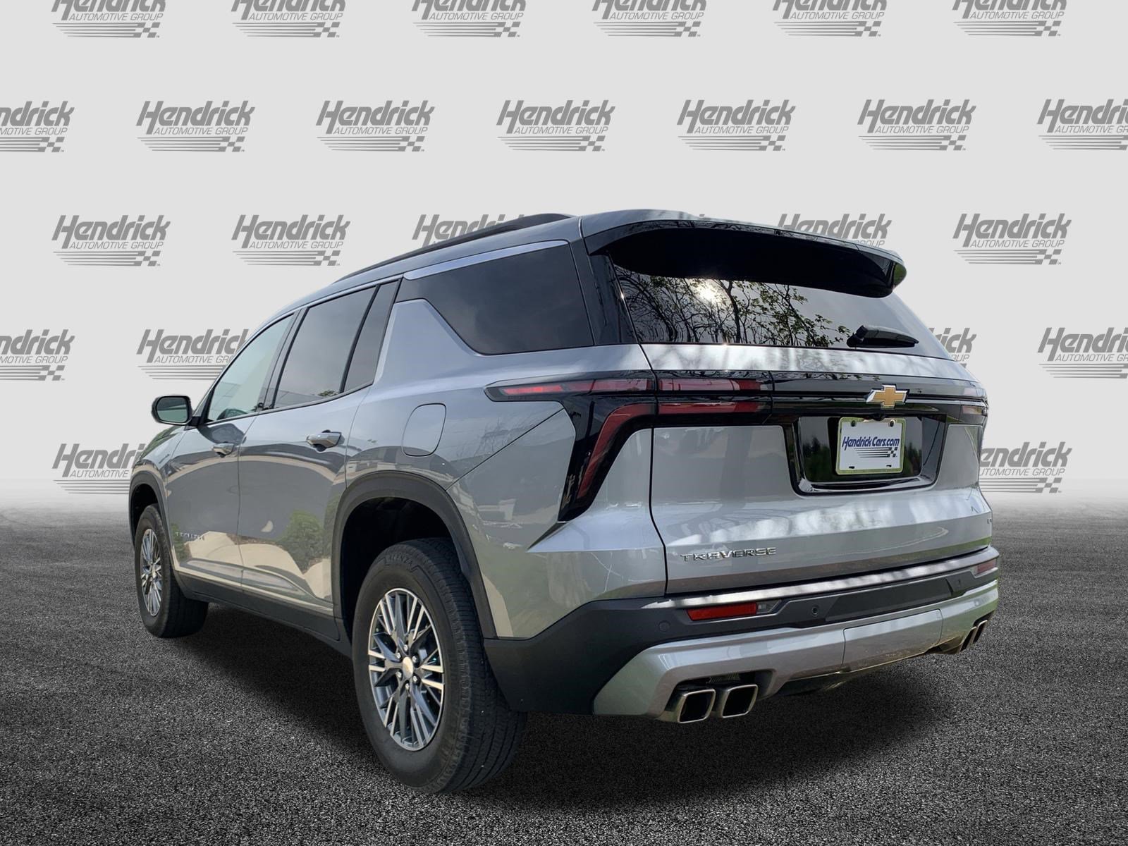 Used 2024 Chevrolet Traverse LT image 8