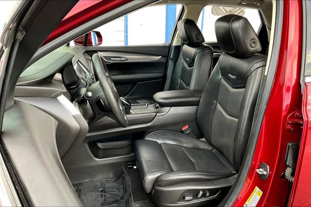 Used 2017 Cadillac XT5 Luxury w/ Driver Awareness Package image 25