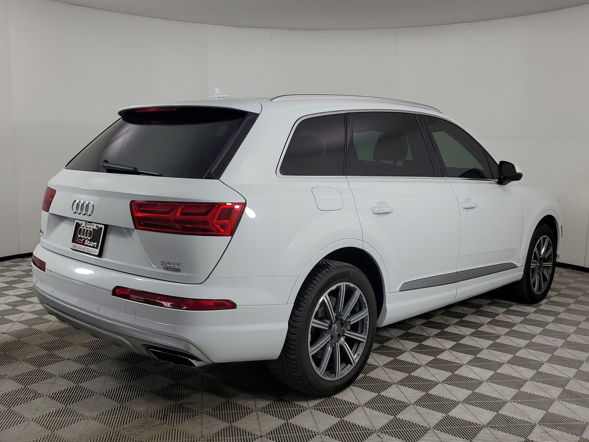 Used 2017 Audi Q7 3.0T Premium Plus image 10