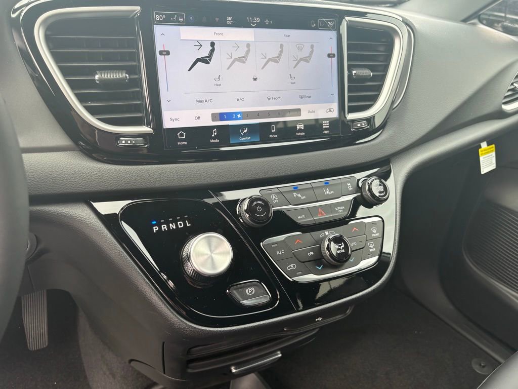 New 2026 Chrysler Voyager LX image 22