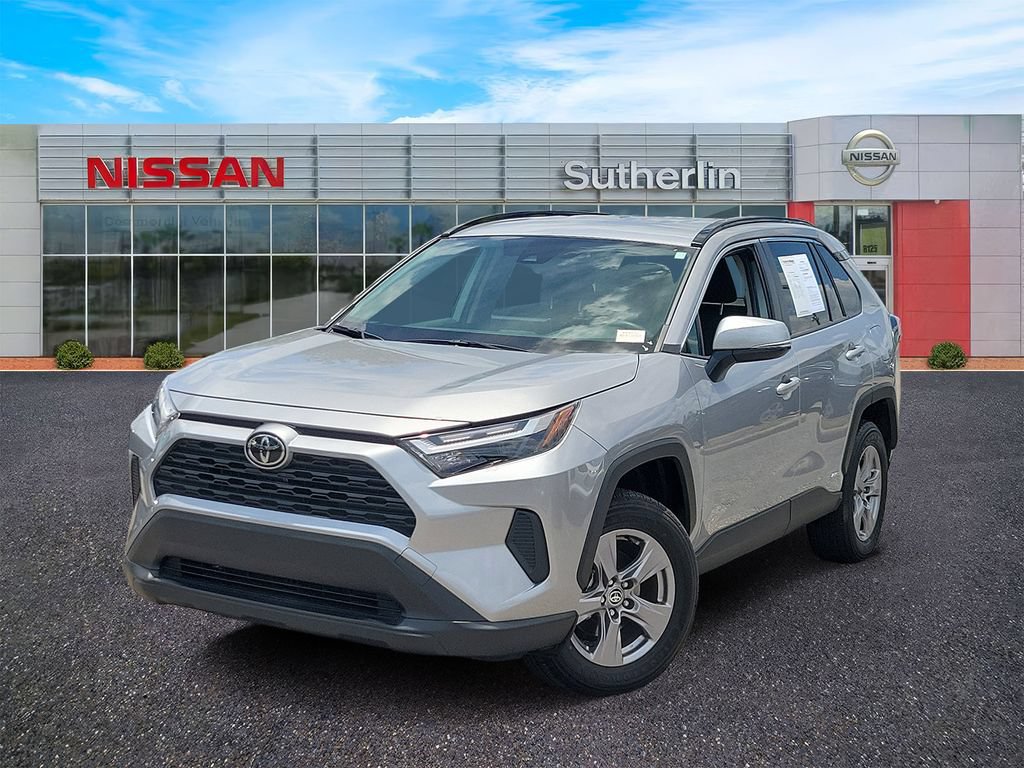 Used 2025 Toyota RAV4 LE AWD/4WD image 1