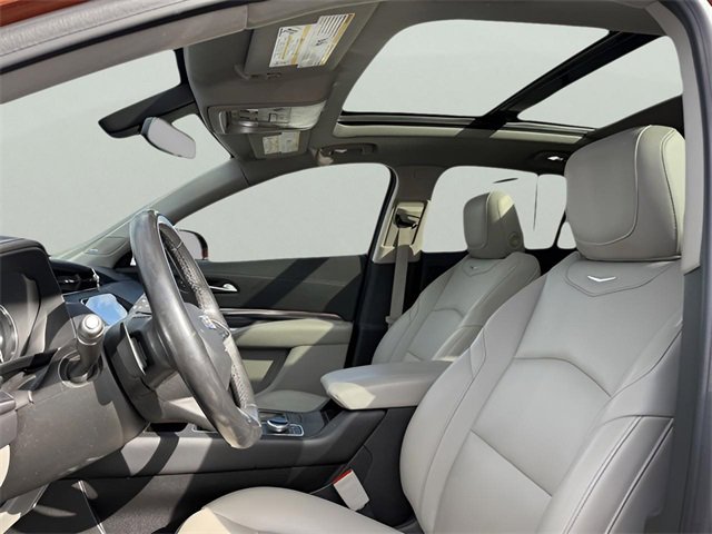 Used 2019 Cadillac XT4 Luxury w/ Cold Weather Package image 13