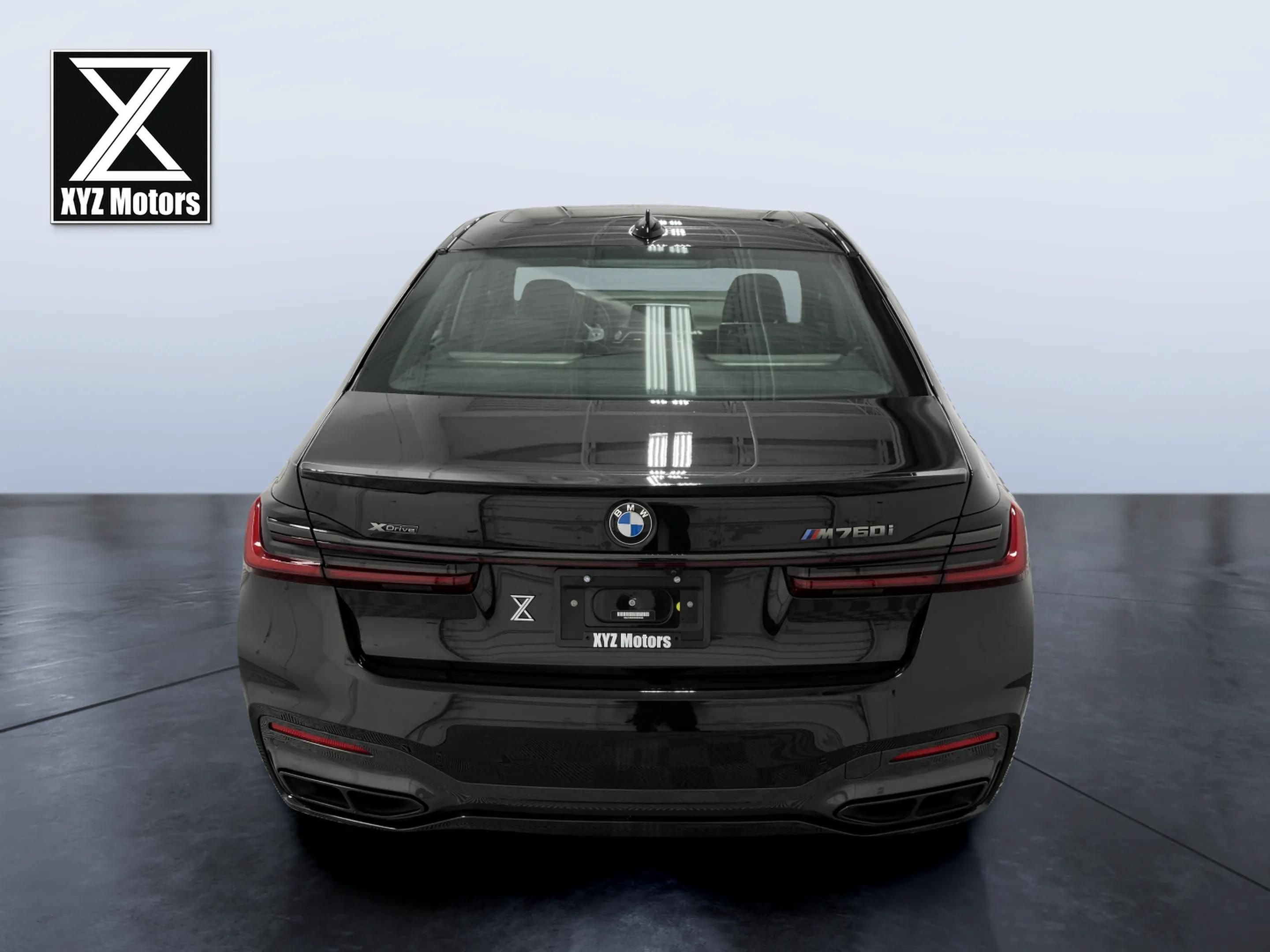 Used 2022 BMW M760i xDrive w/ Luxury Rear Seating Package AWD/4WD image 5