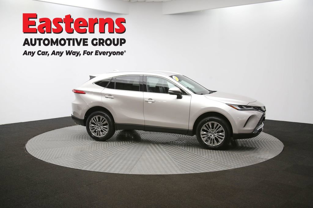 Used 2023 Toyota Venza Limited image 42