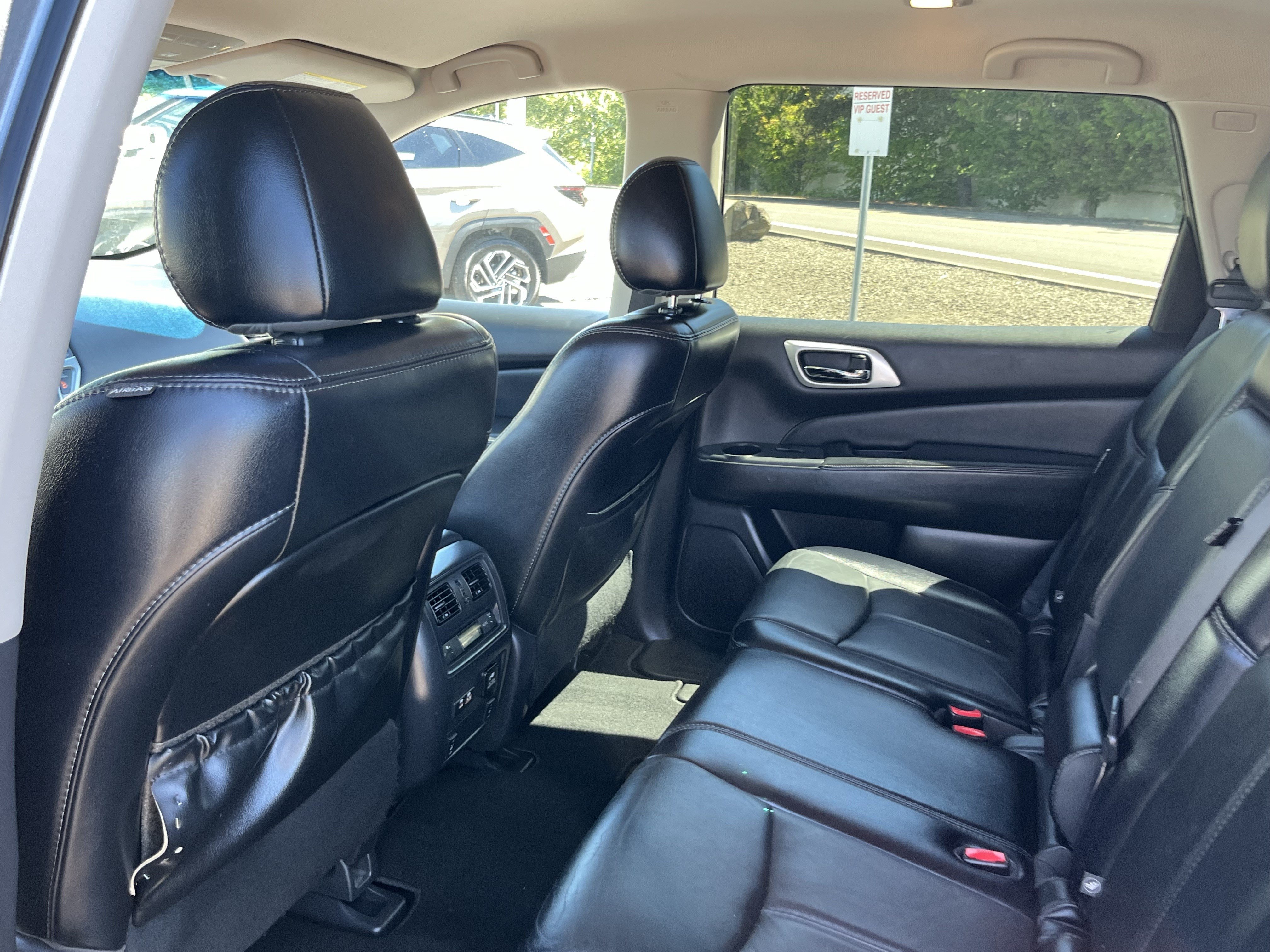 Used 2019 Nissan Pathfinder SL AWD/4WD image 13