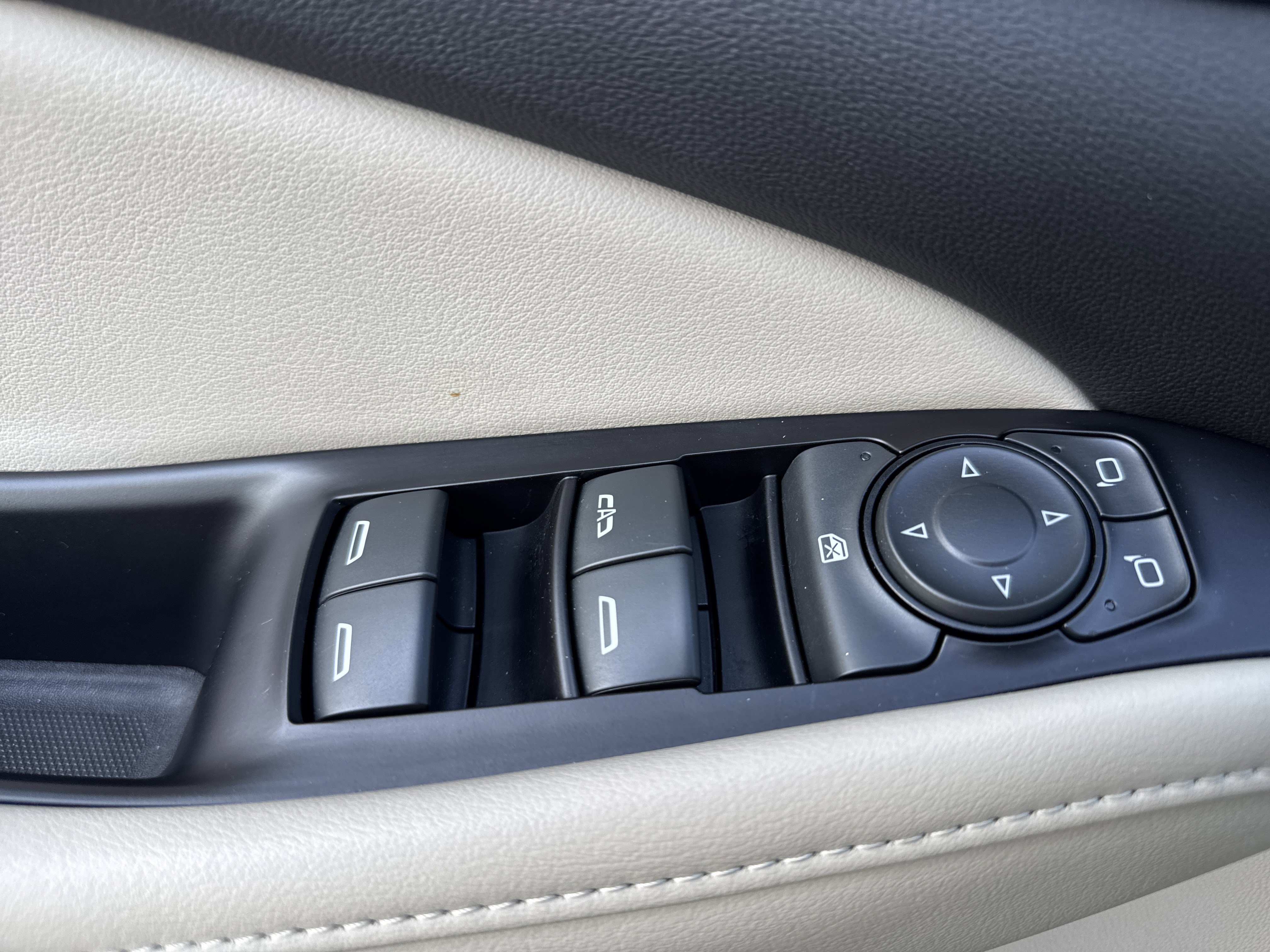 Used 2020 Buick Enclave Essence w/ Sound and Sites Package image 15